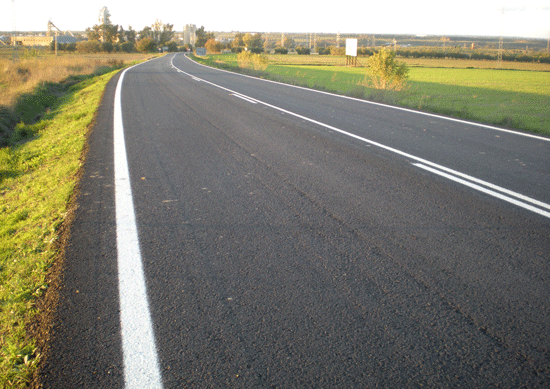 Imagen  de una carretera en la que se han efectuado inversiones