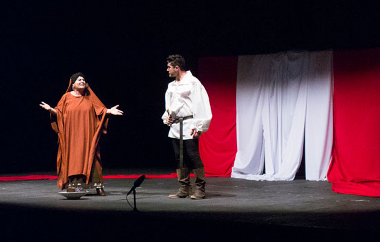 Una de las obras representadas en el programa "A escena", incluida en la programación del XXXII Festival de Teatro y Danza Castillo de Niebla..