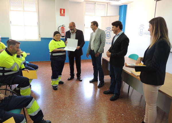 Negrita Coronel prefacio Los 20 participantes en la Escuela de Oficios Ferrovial Servicios en Huelva  se integran en la bolsa de trabajo del grupo de empresas - Infonuba